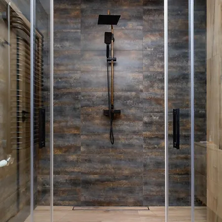 Exclusive In With Balcony, Parking, Gym And Sauna By Renters *