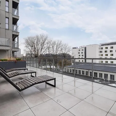 Exclusive In With Balcony, Parking, Gym And Sauna By Renters Katovice