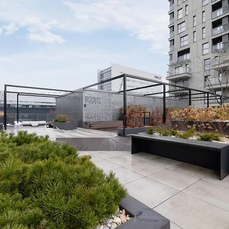 Exclusive In With Balcony, Parking, Gym And Sauna By Renters 아파트 *