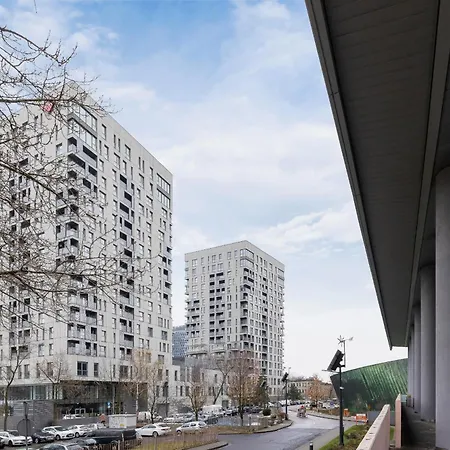 아파트 Exclusive In With Balcony, Parking, Gym And Sauna By Renters *