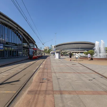 Exclusive In With Balcony, Parking, Gym And Sauna By Renters Katovice