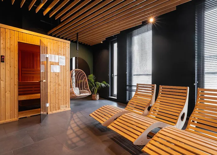 Exclusive In With Balcony, Parking, Gym And Sauna By Renters *