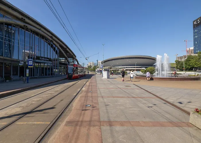 Exclusive In With Balcony, Parking, Gym And Sauna By Renters Katowice